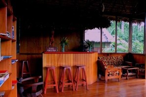 Quầy tiếp tân