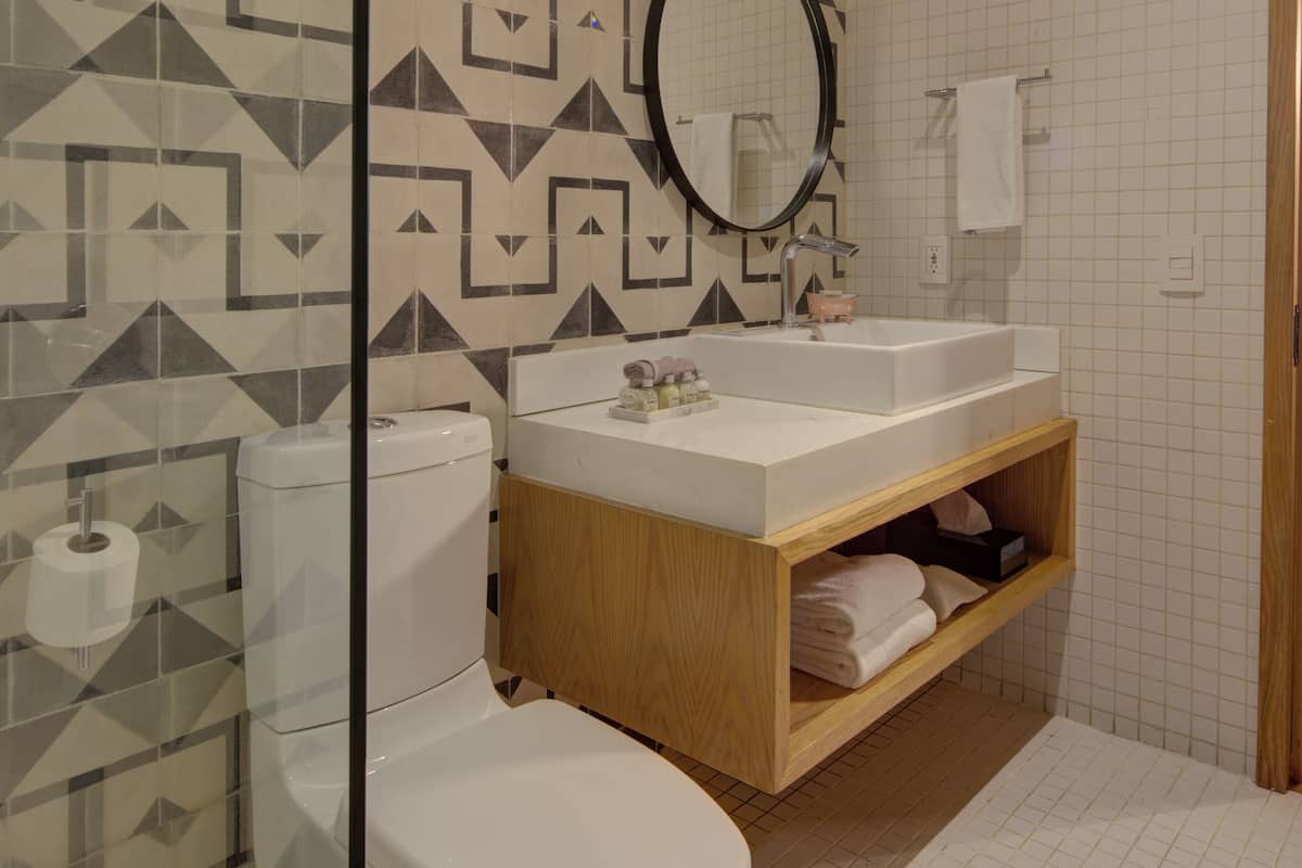 Bathroom shower