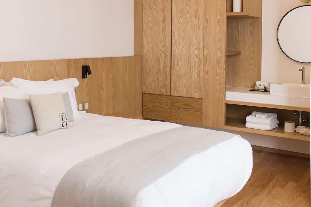1 bedroom, premium bedding, in-room safe, blackout curtains