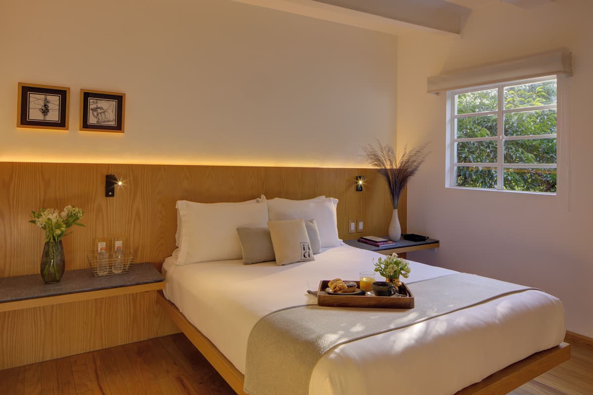 1 bedroom, premium bedding, in-room safe, blackout curtains