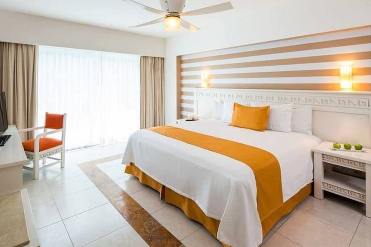 عناصر مجانية داخل الميني بار وستائر تعتيم ومكواة/لوح كي