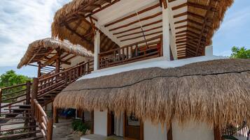 Façana frontal de l'allotjament