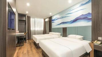 In-room safe, WiFi (free)