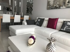 Appartement, 2 chambres | Salle de séjour