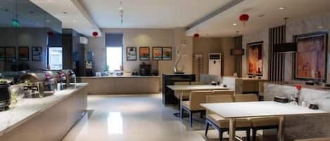 Daily local cuisine breakfast for a fee