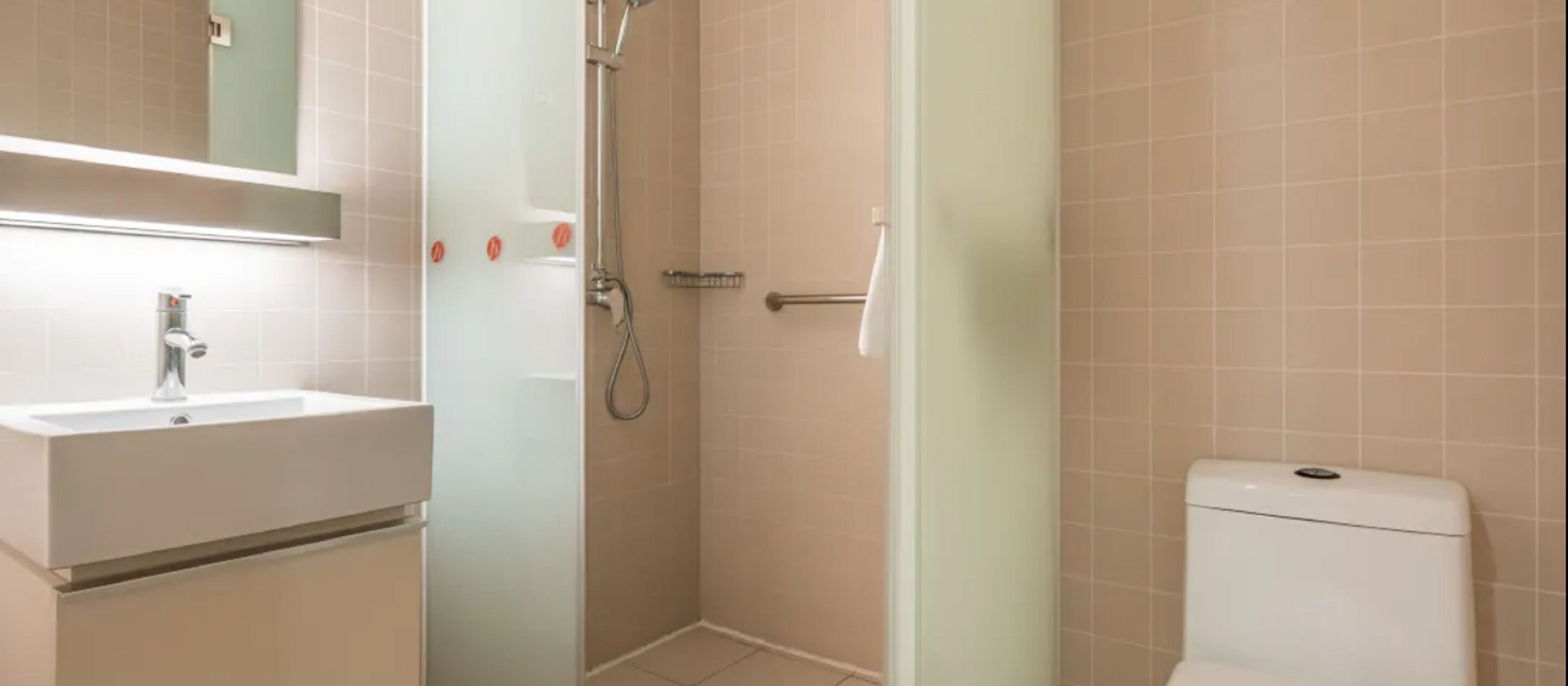 business room (b) | bathroom | shower, free toiletries, towels