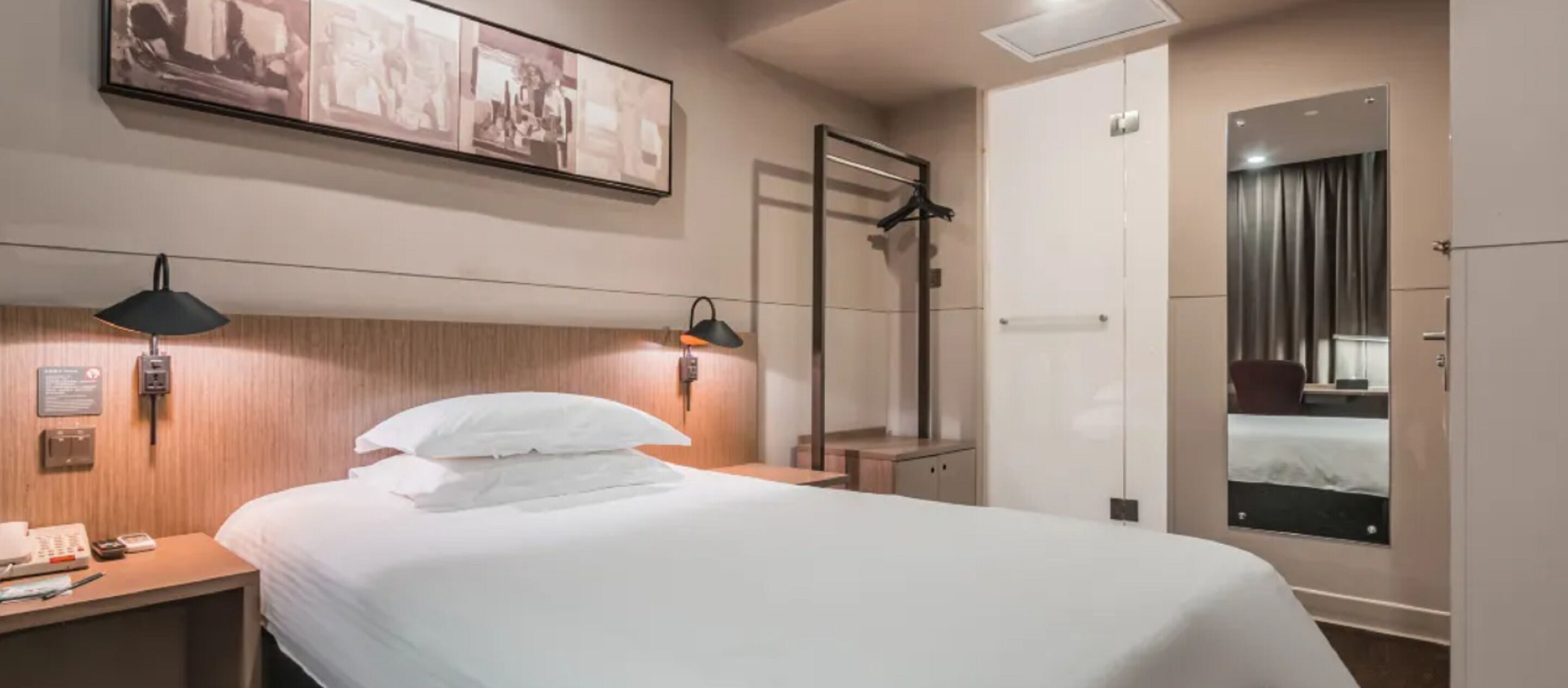 single room (a) | free wifi, bed sheets