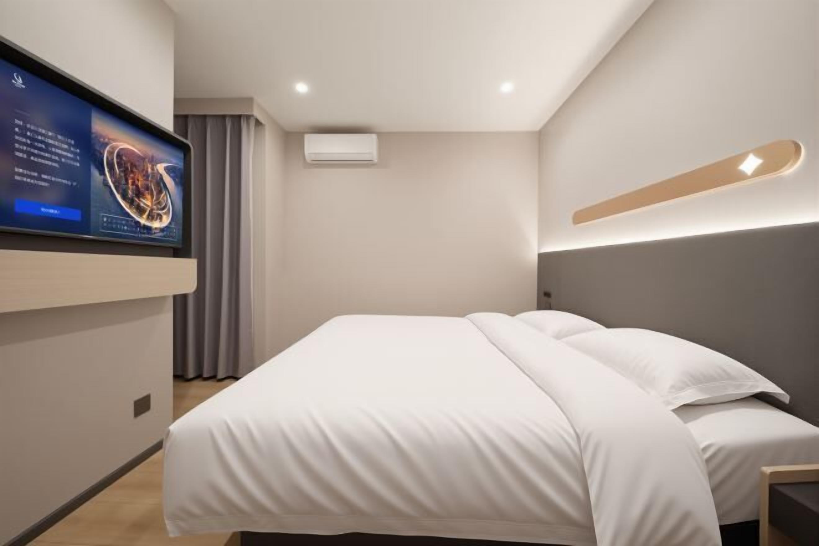 In-room safe, free WiFi