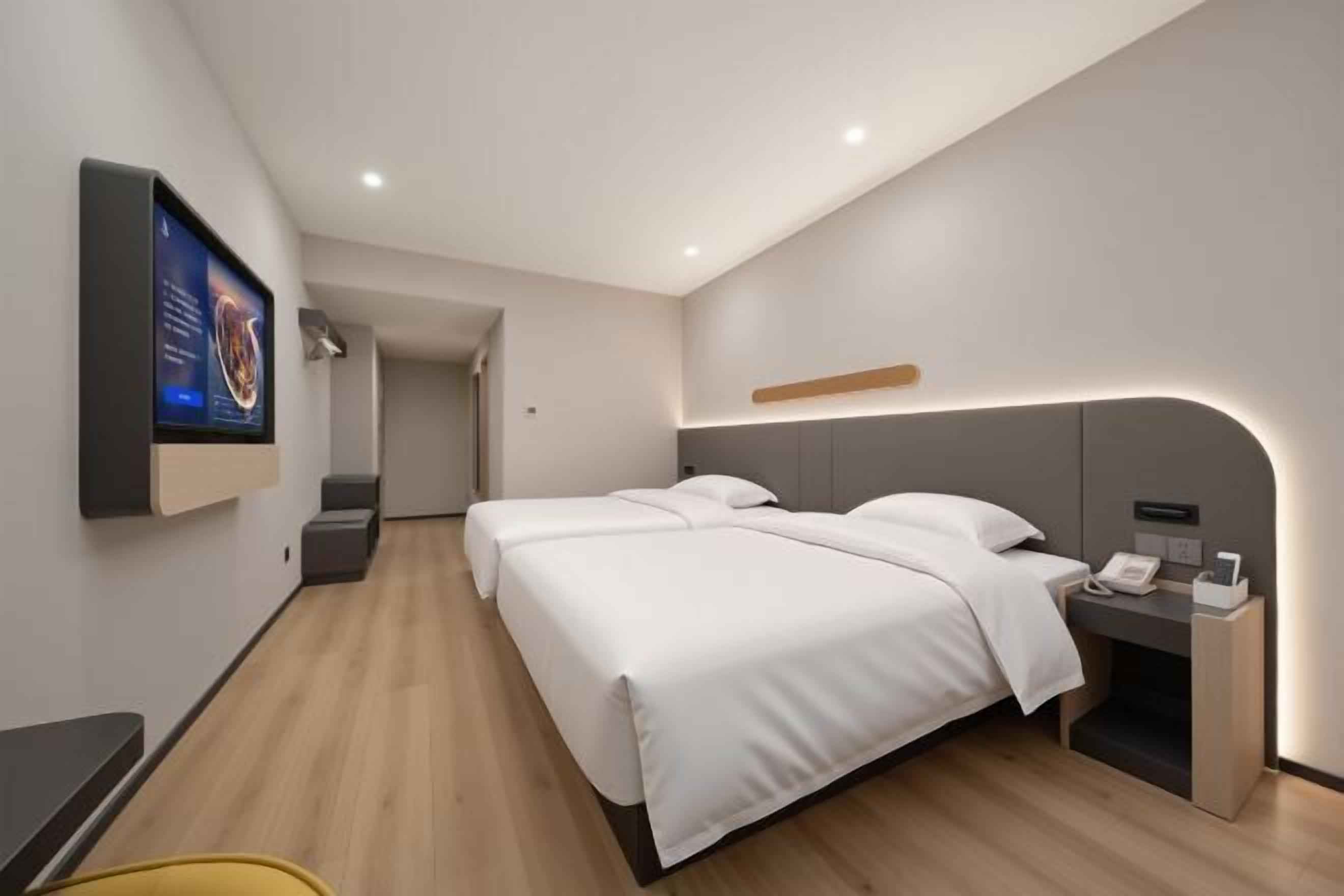 In-room safe, free WiFi