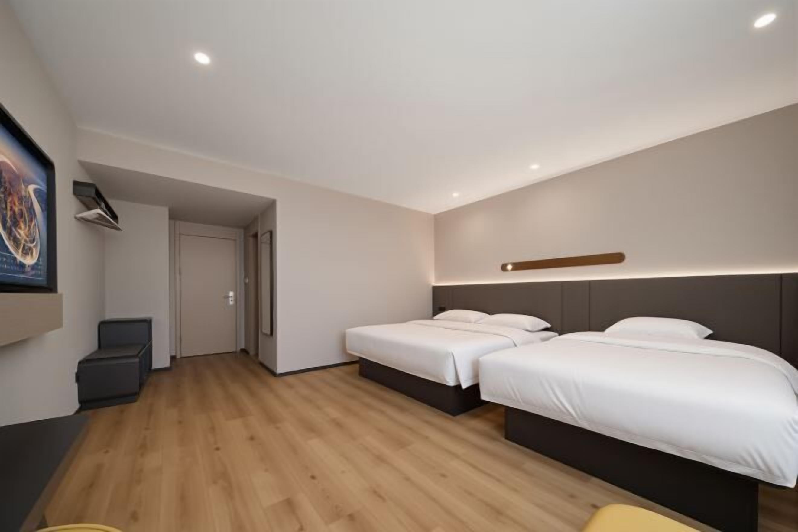 In-room safe, free WiFi