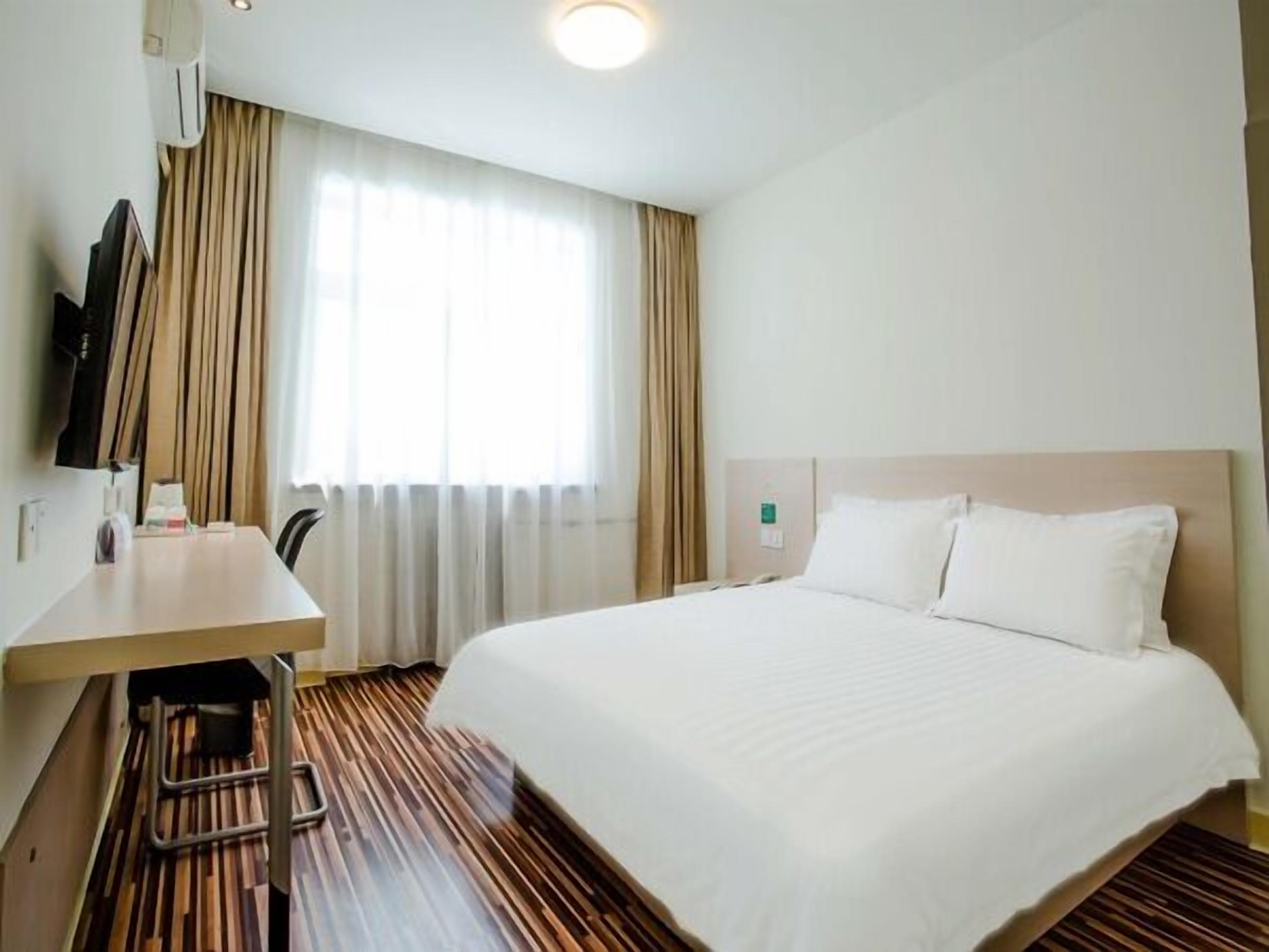 in-room safe, free wifi