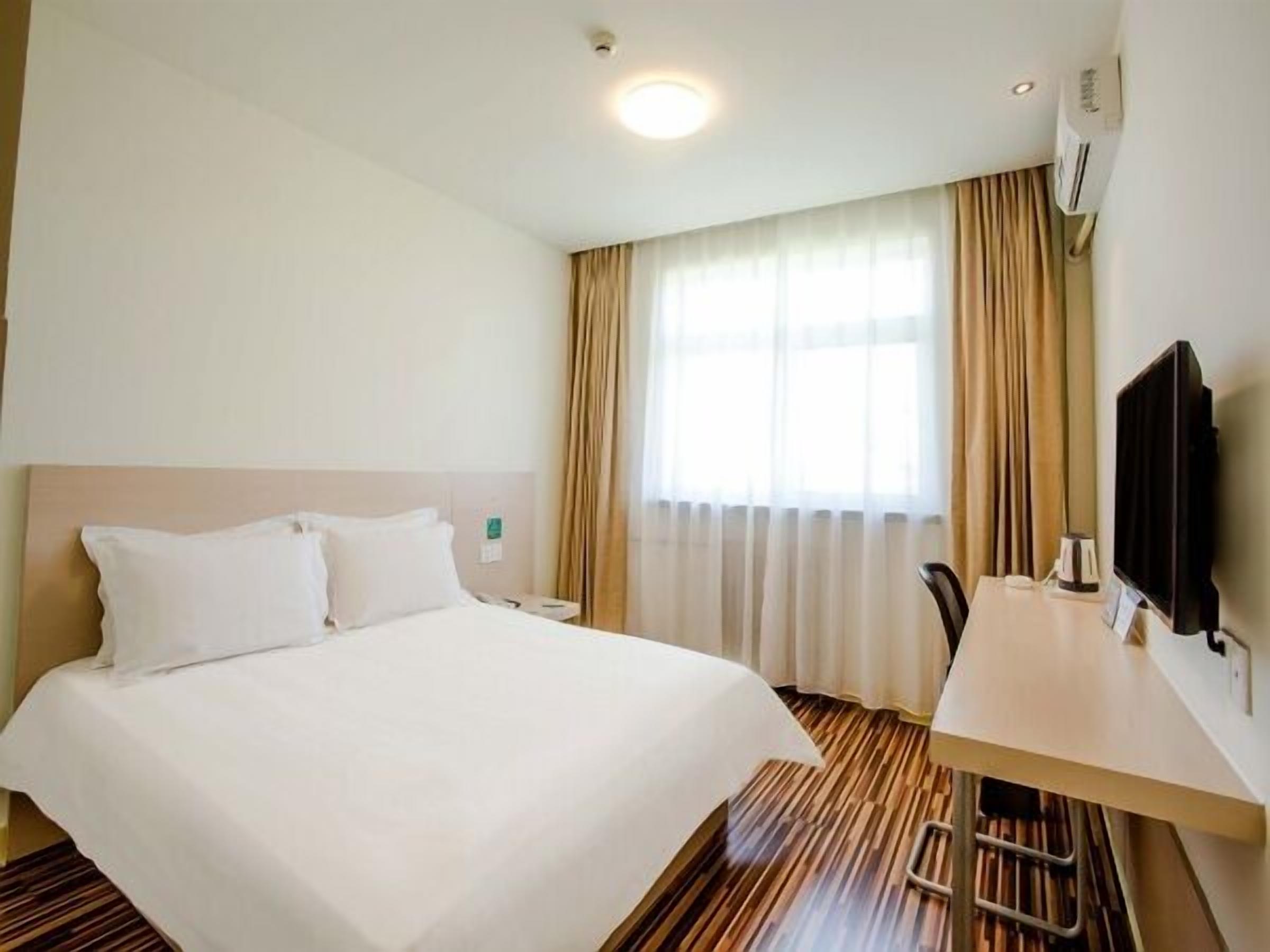 in-room safe, free wifi