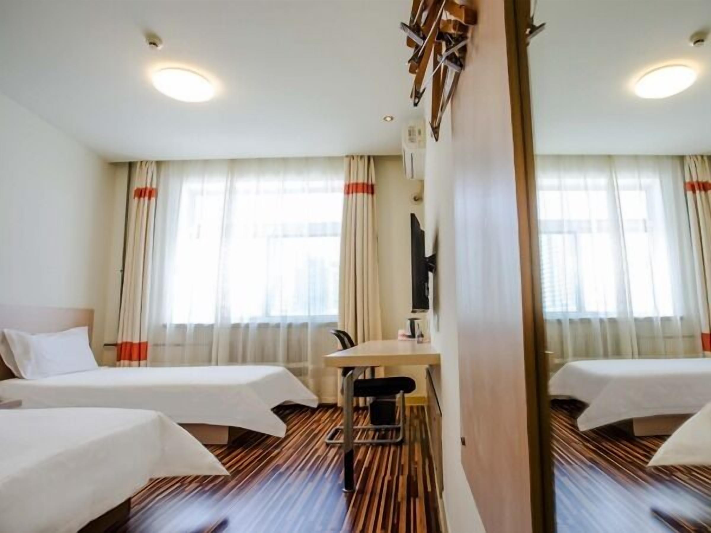 in-room safe, free wifi