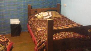 Twin Room, 2 Single Beds, Shared Bathroom | Free WiFi