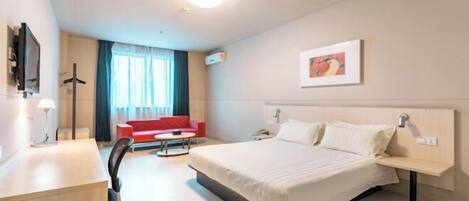 WiFi (free), bed sheets