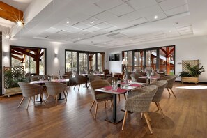 Tägliches Frühstücksbuffet gegen Gebühr