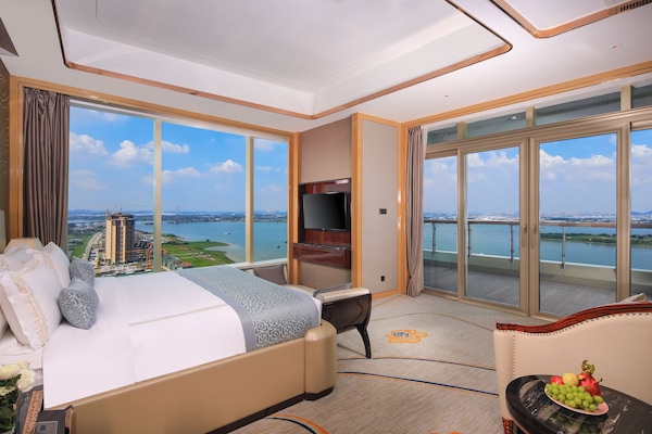 Ropa de cama de alta calidad y minibar