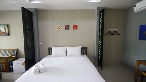 Standard Double Room  | Skrivebord, wi-fi (inkludert) og sengetøy