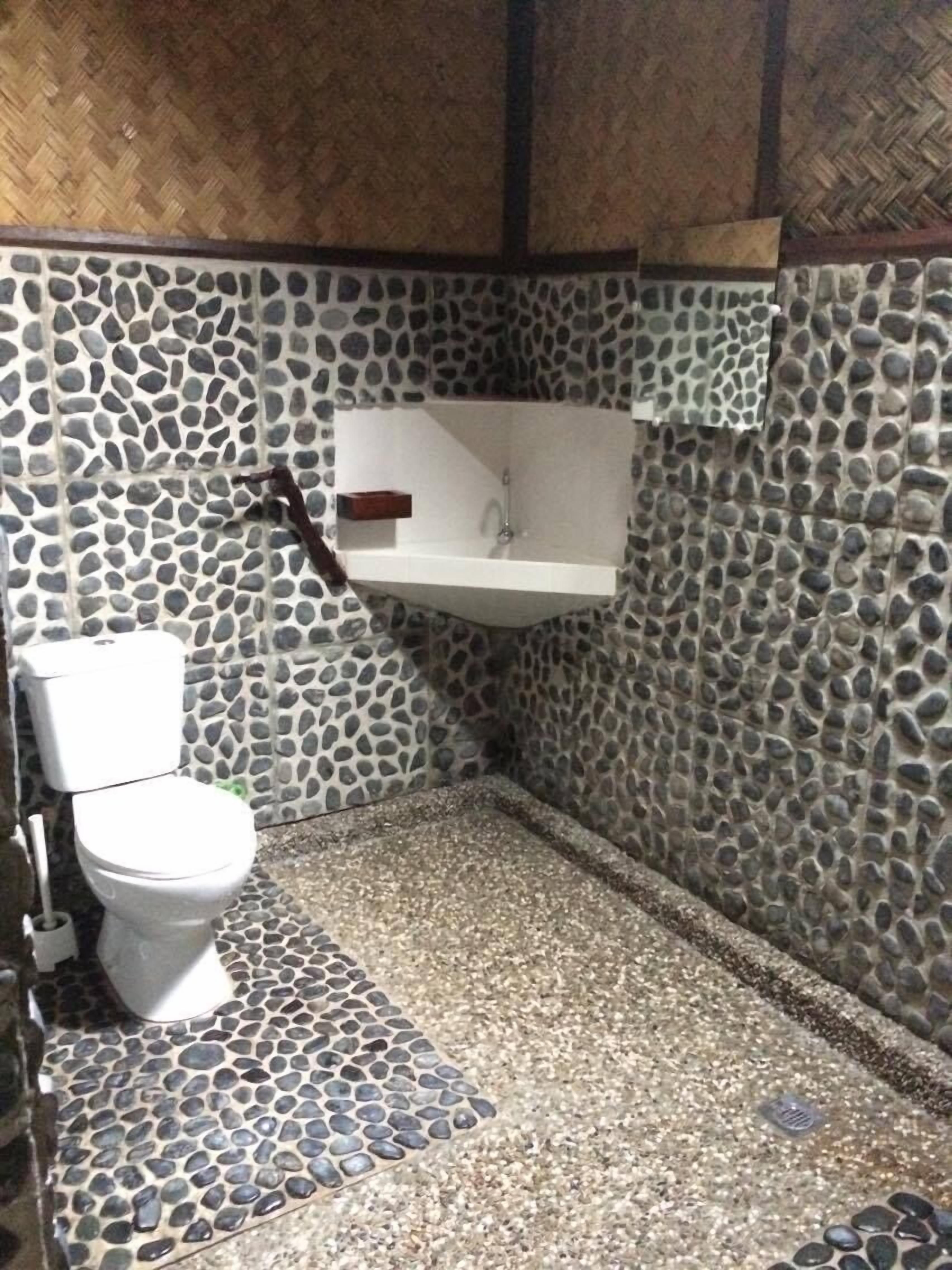 cabin | bathroom | shower, bidet, towels