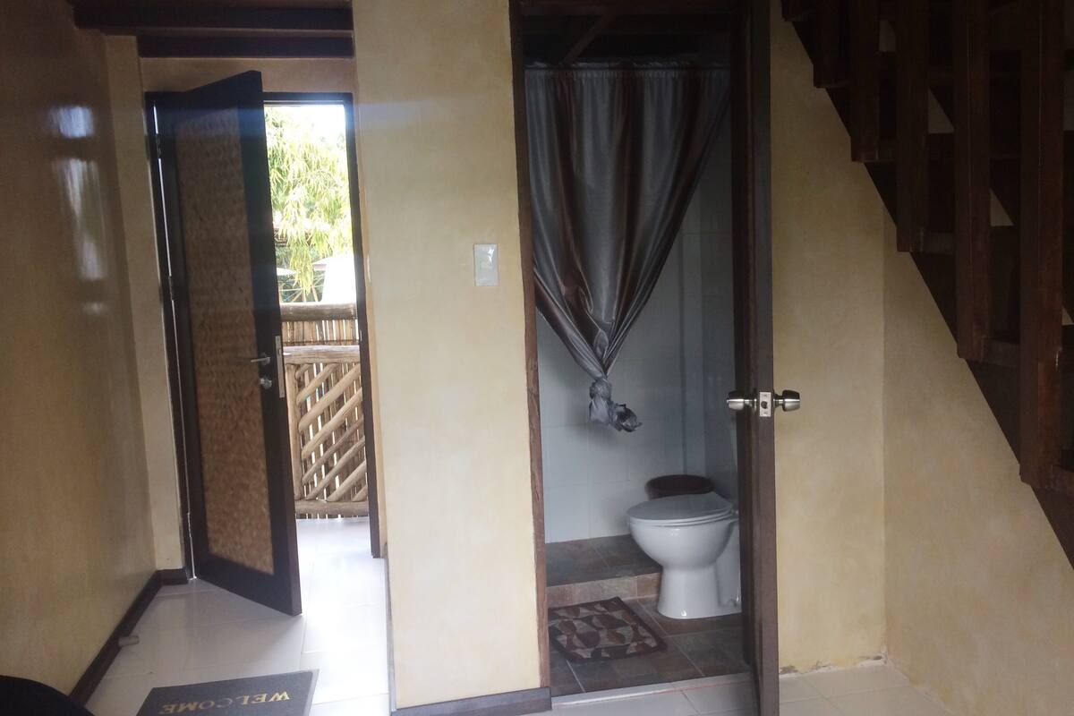 standard room, balcony | bathroom | shower, bidet, towels