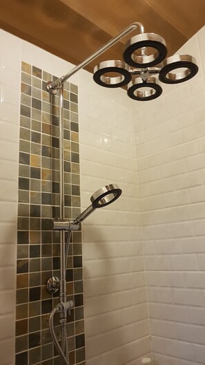 Superior Double Room | Bathroom shower - Kiripura Resort (Khao Kho)
