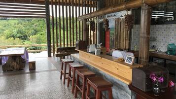 ฝ่ายต้อนรับ