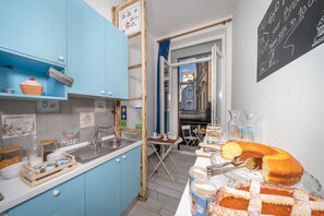 Breakfast buffet - B&B DolceVita Napoli (Naples)