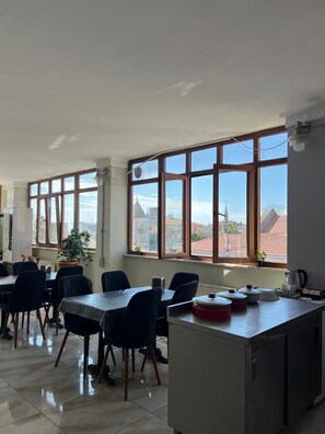 Mini-fridge, electric kettle, blender, coffee grinder