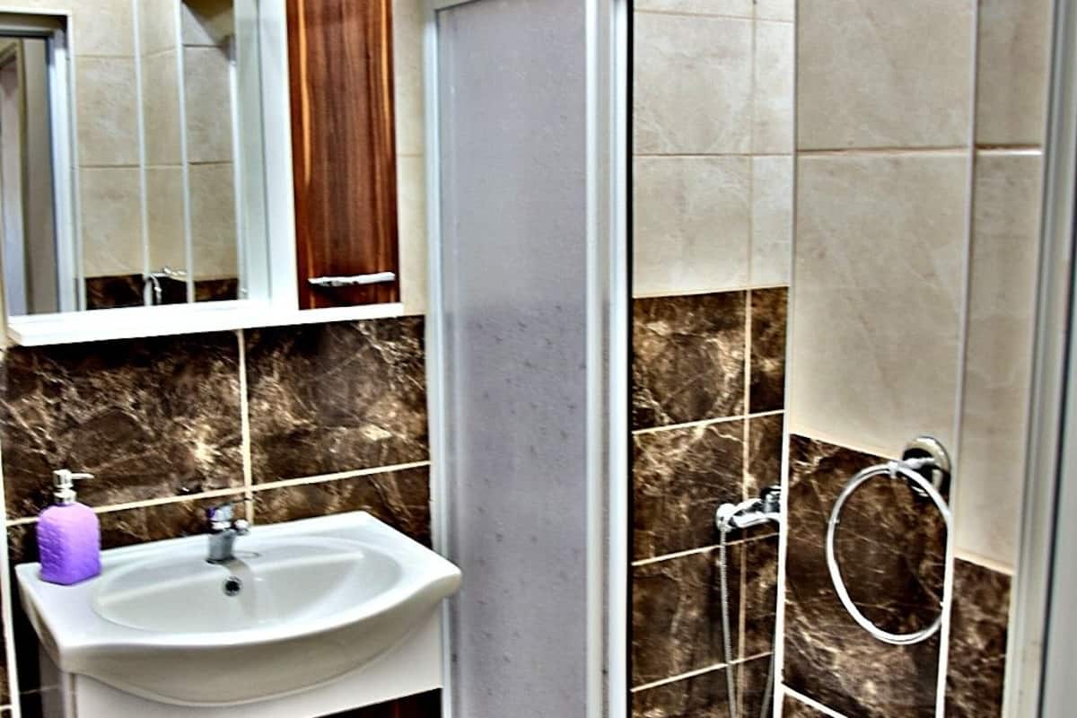 deluxe suite, 2 bedrooms | 2 bedrooms, premium bedding, individually decorated