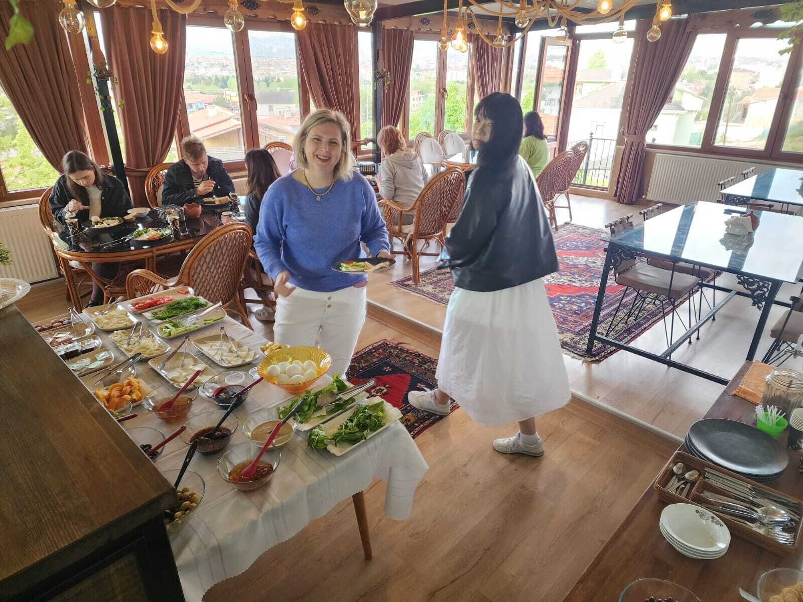 Der serveres morgenmad, frokost og aftensmad
