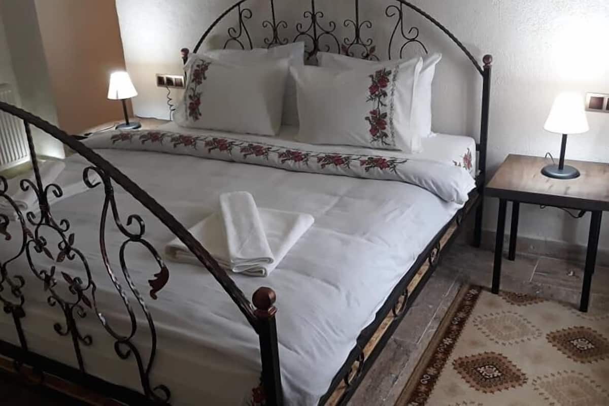 2 bedrooms, premium bedding, individually decorated