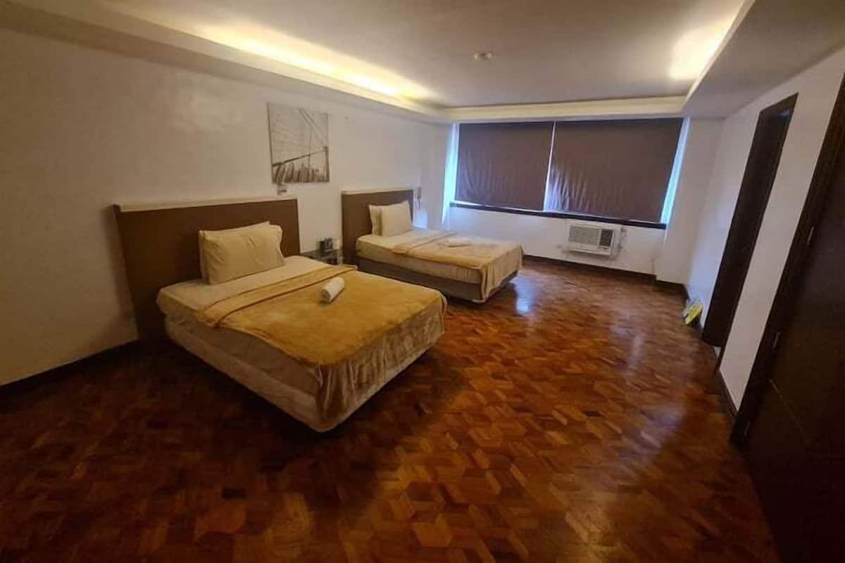 Habitación doble Deluxe, para no fumadores, vista a la ciudad | Decoración personalizada, muebles diferentes y wifi gratis