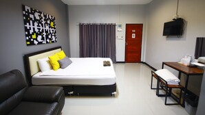 Standard Double Room | WiFi (free) - Nithra Ratree Hotel (Kabin Buri)