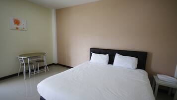 Standard Double Room | Desk, rollaway beds, free WiFi, bed sheets