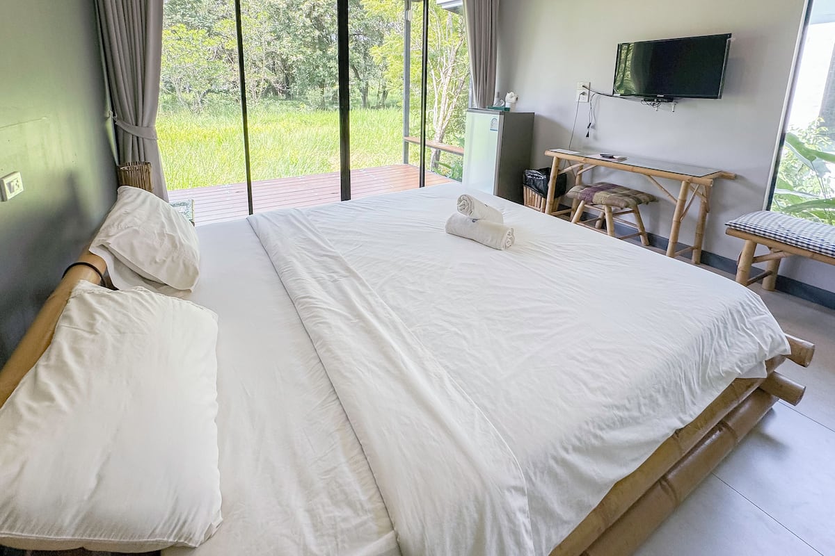 1 bedroom, free WiFi, bed sheets