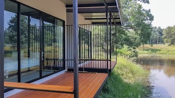 Superior Twin Room | Lake view