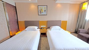 Business Twin Room | In-room safe, desk, blackout curtains, free WiFi