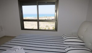 Appartement Familial, 2 chambres | Bureau, fer et planche à repasser, Wi-Fi gratuit