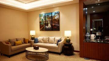 Deluxe Suite | Living room | LCD TV
