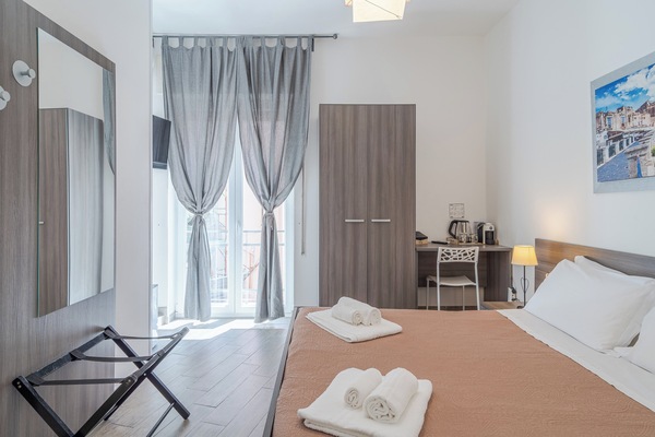 Doppelzimmer | Schreibtisch, kostenloses WLAN, Bettwäsche