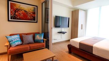 City Condo, 1 Bedroom, Kitchen, City View | 1 bedroom, free WiFi, bed sheets