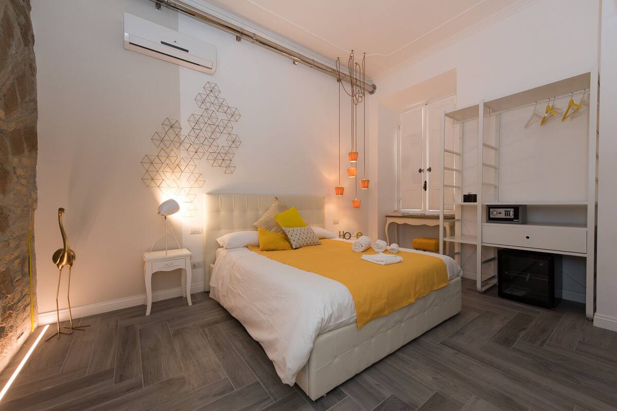 Minibar, in-room safe, desk, soundproofing