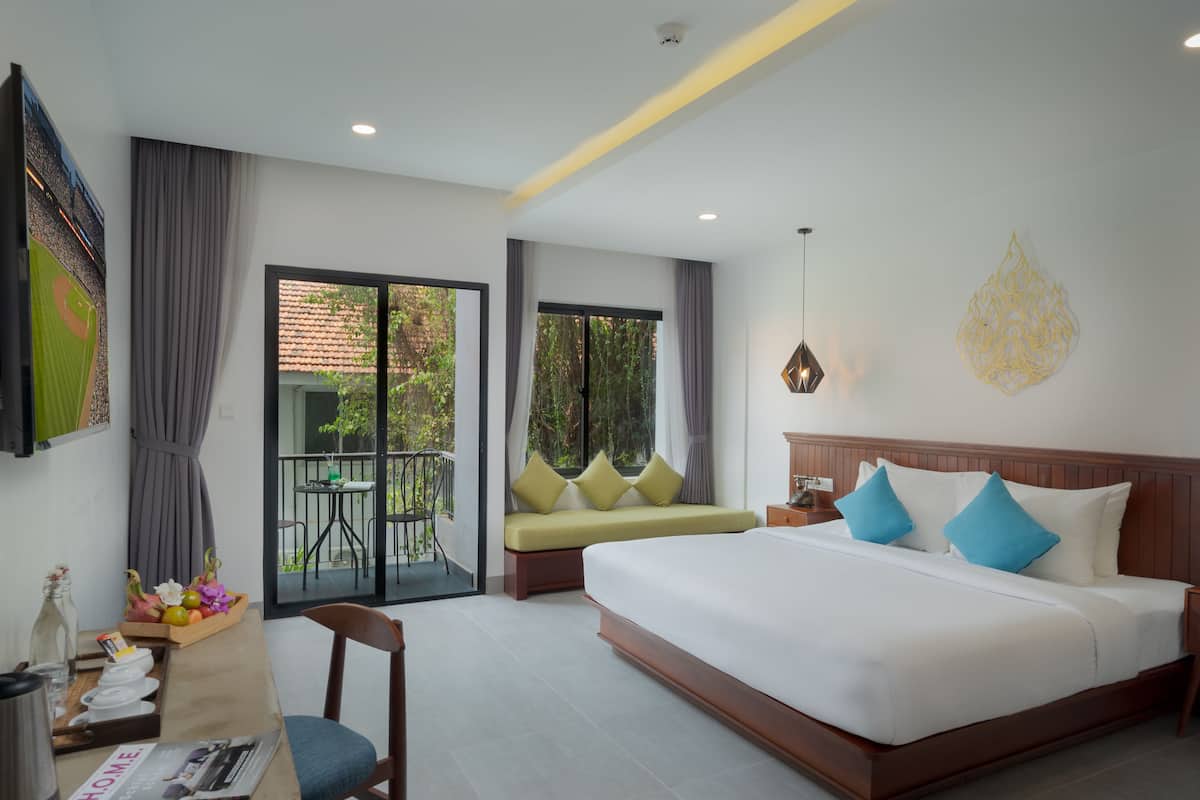 Premier Deluxe Room | 1 bedroom, Egyptian cotton sheets, premium bedding, down duvets