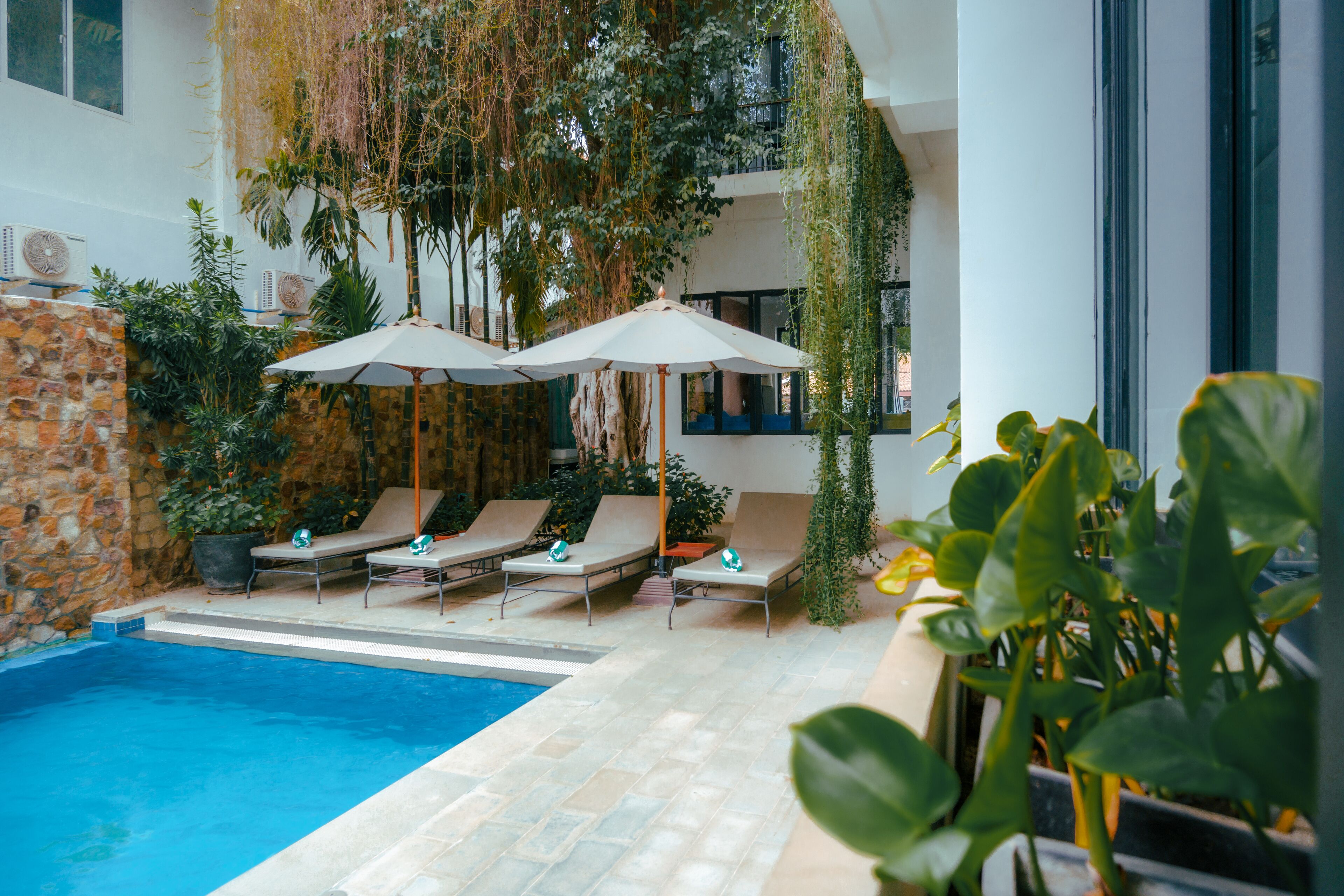 المنشأة من الخارج