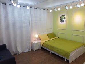3 bedrooms, free WiFi - Hongdae Guesthouse (Seoul)