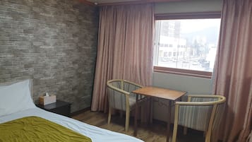 Double Room | Desk, free WiFi