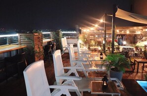 Outdoor dining - Goldcoast Hotel (Incheon)