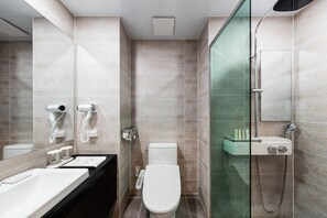 Shower, hair dryer, bathrobes, slippers