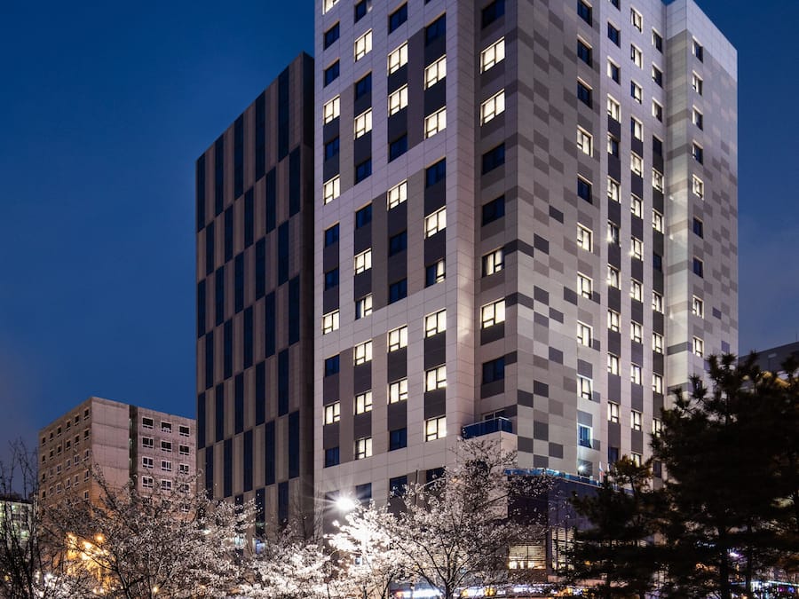 Fasade – kveld/natt