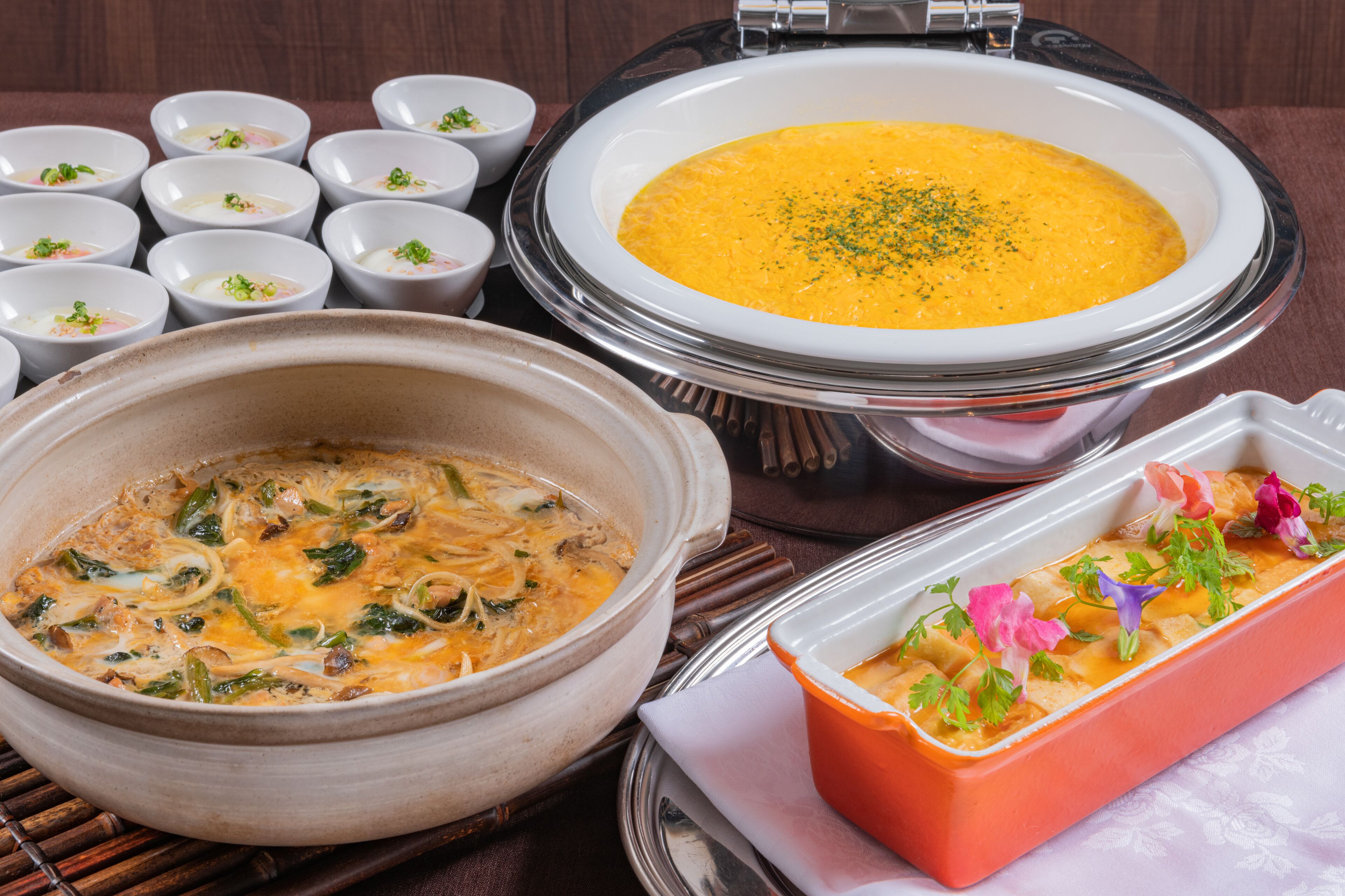 daily buffet breakfast (jpy 1900 per person)